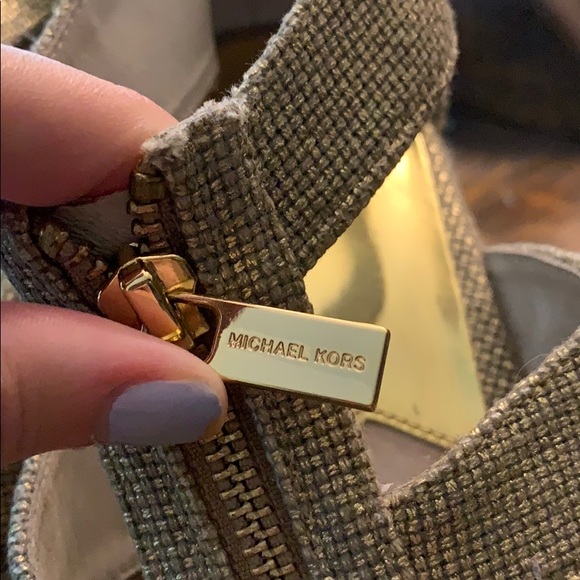 Michael Kors gold wedges size 8.5 - Picture 2 of 4